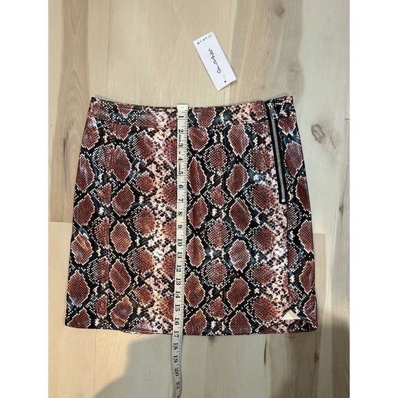 Asos Faux Vegan Leather Brown Animal Snake Print Mini Skirt NWT Small Women - Picture 12 of 12